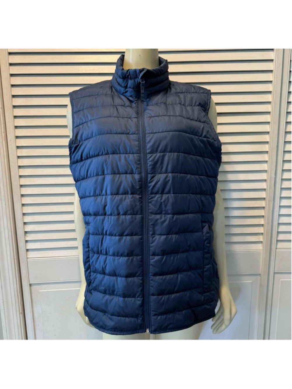 Men's Gap Puffer Vest Size L Blue